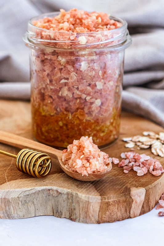 Honey body scrub with oatmeal [475g] beeHERBS